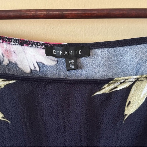 Dynamite| Lovely Pink, Green & Black Fitted Cap Sleeve Exposed Shoulder Top Sz S - Picture 2 of 4